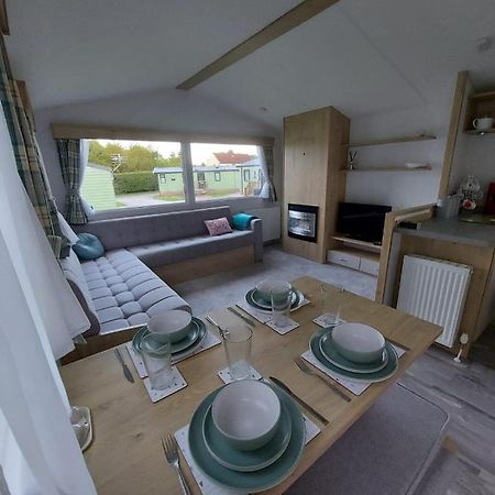 Woofles Luxury Caravan At Knaresborough Lido Экстерьер фото