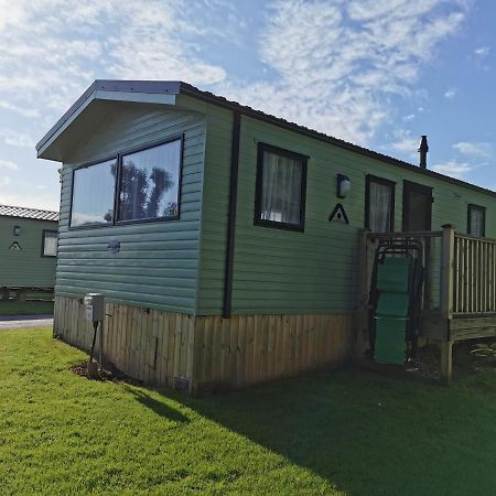 Woofles Luxury Caravan At Knaresborough Lido Экстерьер фото