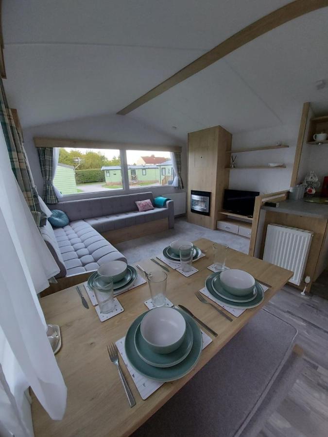 Woofles Luxury Caravan At Knaresborough Lido Экстерьер фото