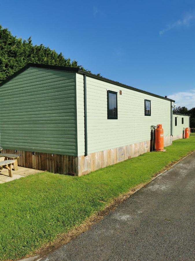 Woofles Luxury Caravan At Knaresborough Lido Экстерьер фото