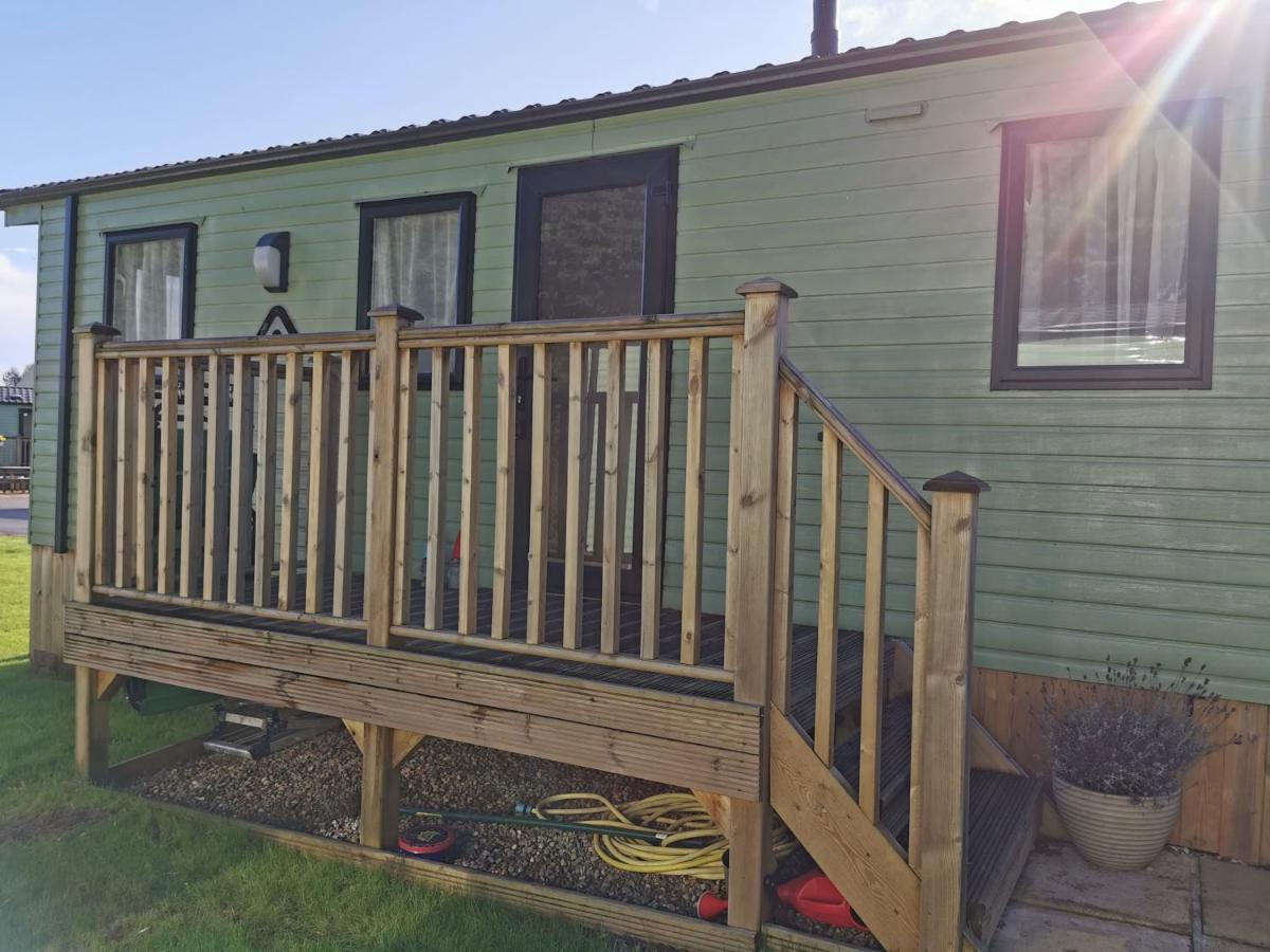 Woofles Luxury Caravan At Knaresborough Lido Экстерьер фото