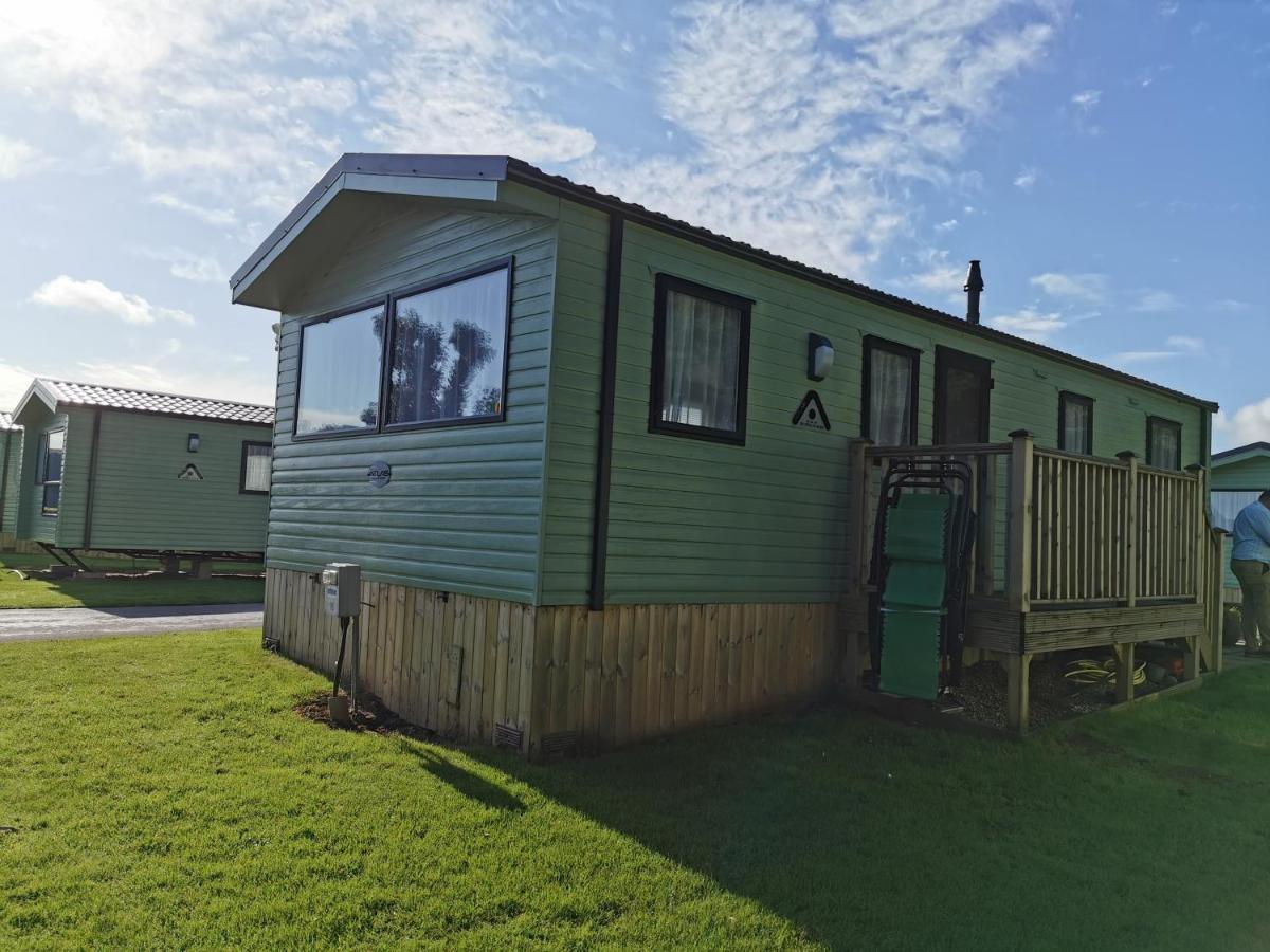 Woofles Luxury Caravan At Knaresborough Lido Экстерьер фото