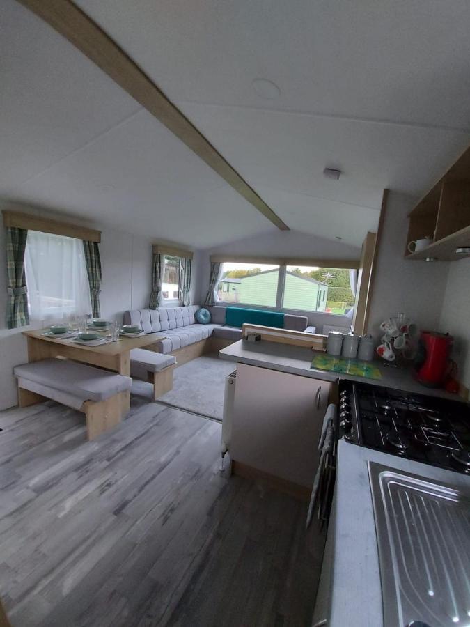 Woofles Luxury Caravan At Knaresborough Lido Экстерьер фото