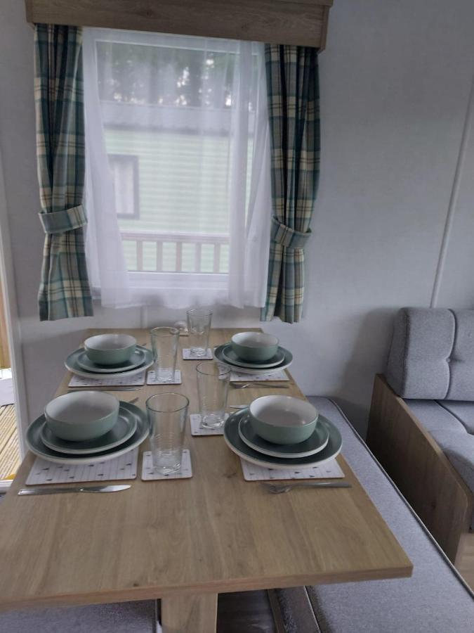 Woofles Luxury Caravan At Knaresborough Lido Экстерьер фото