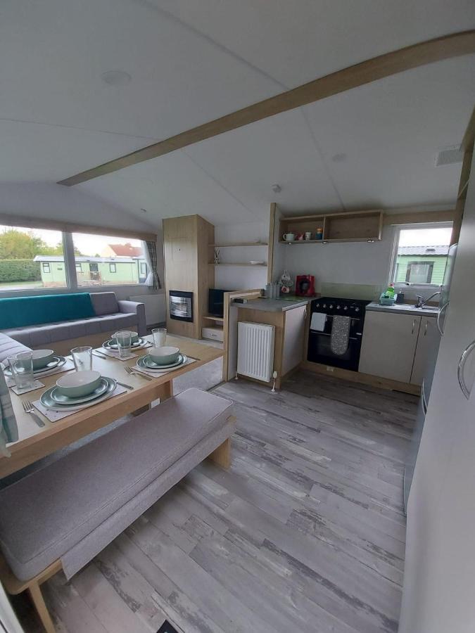 Woofles Luxury Caravan At Knaresborough Lido Экстерьер фото