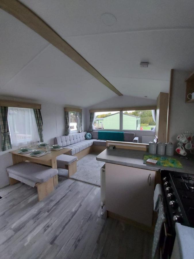 Woofles Luxury Caravan At Knaresborough Lido Экстерьер фото
